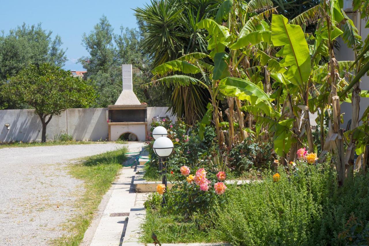Oliva Holiday Homes Dhiyeliotika Exterior photo